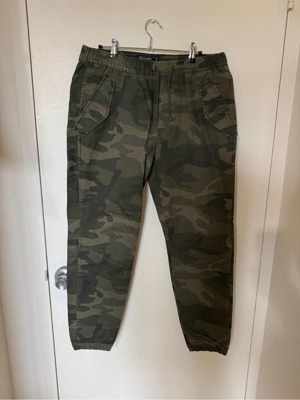 Abercrombie & Fitch Olive Camo Cargo Joggers